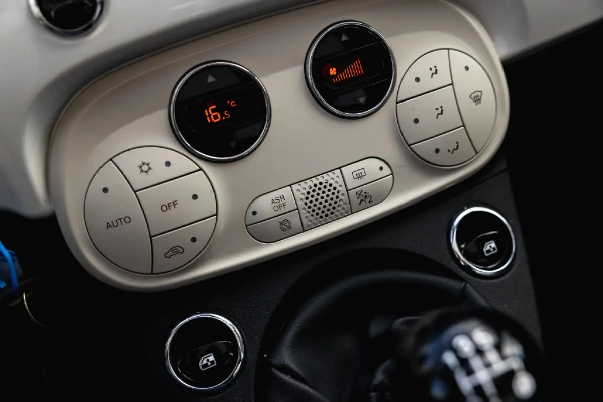 0.9 TwinAir T Lounge | CarPlay | Climate Control |