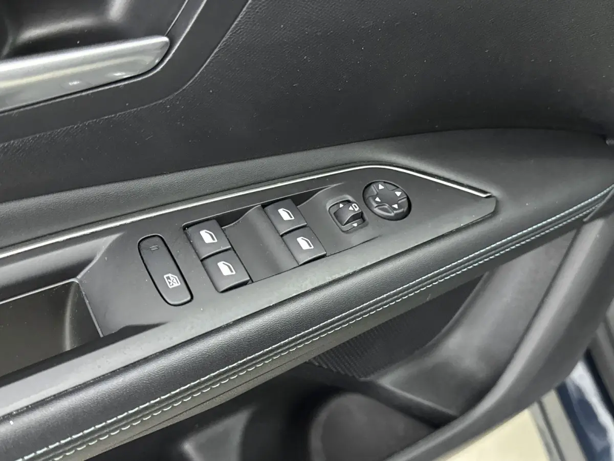 SUV 130pk Automaat Allure Pack | Navigatie | Camera | CarPlay | Elektrische Achterklep