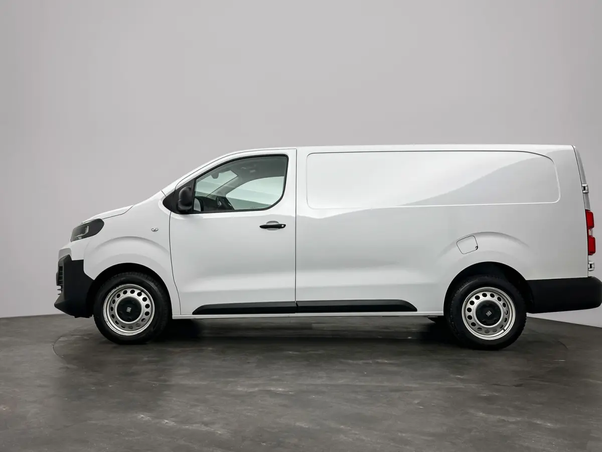 2.0 Diesel 145 L3 145 PK | Navi | 3 Zits | Achter Deuren | Betimmering | BPM vrij