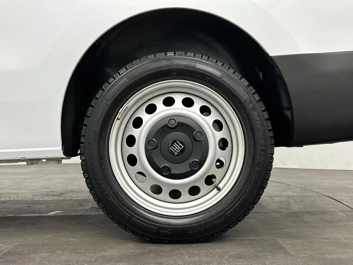 2.0 Diesel 145 L3 145 PK | Navi | 3 Zits | Achter Deuren | Betimmering | BPM vrij