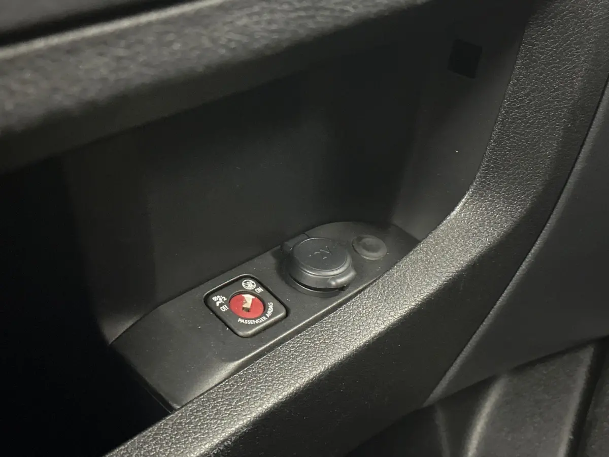 2.0 Diesel 145 L3 145 PK | Navi | 3 Zits | Achter Deuren | Betimmering | BPM vrij