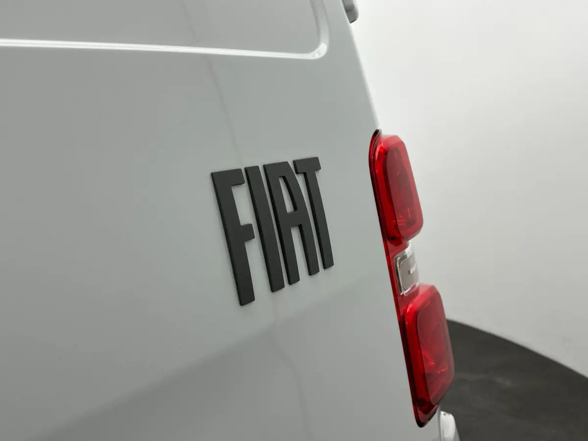 2.0 Diesel 145 L3 145 PK | Navi | 3 Zits | Achter Deuren | Betimmering | BPM vrij