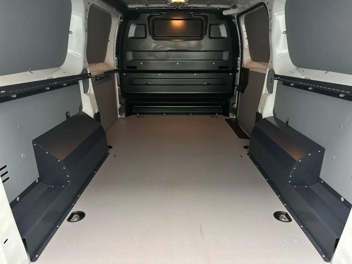 2.0 Diesel 145 L3 145 PK | Navi | 3 Zits | Achter Deuren | Betimmering | BPM vrij