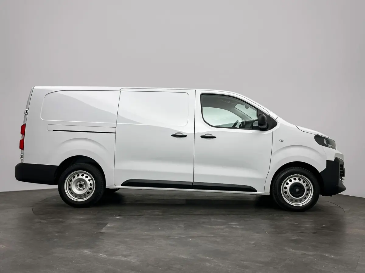 2.0 Diesel 145 L3 145 PK | Navi | 3 Zits | Achter Deuren | Betimmering | BPM vrij