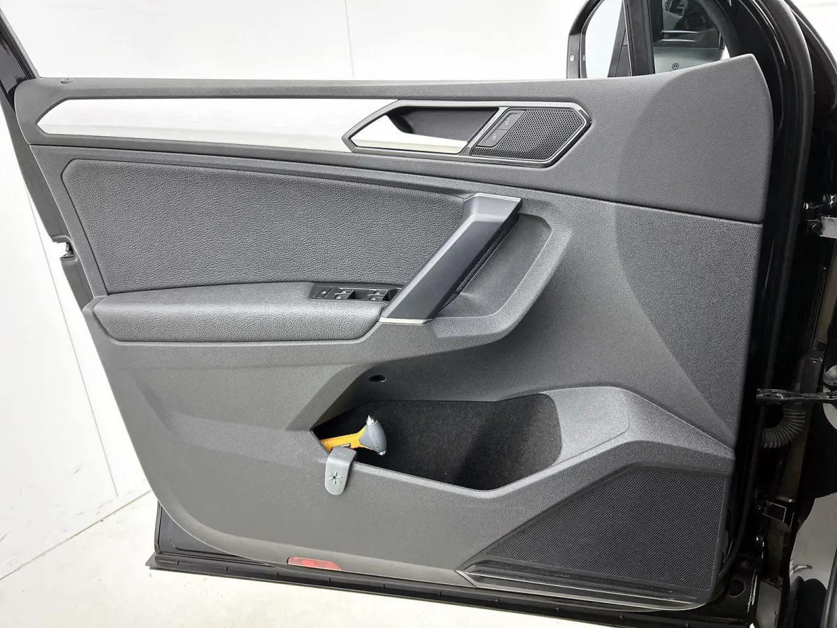 1.4 TSI Connected Series | Apple Carplay / Android Auto | Trekhaak! | Leder | Parkeersensoren | Adaptive Cruise Control | Climate control | Navigatie | Lichtmetalen Velgen |