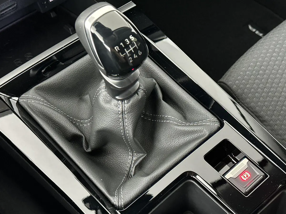 1.2 Edition | DEMONSTRATIEMODEL | Camera | Sensoren | Apple Carplay/Android Auto | keyless start |