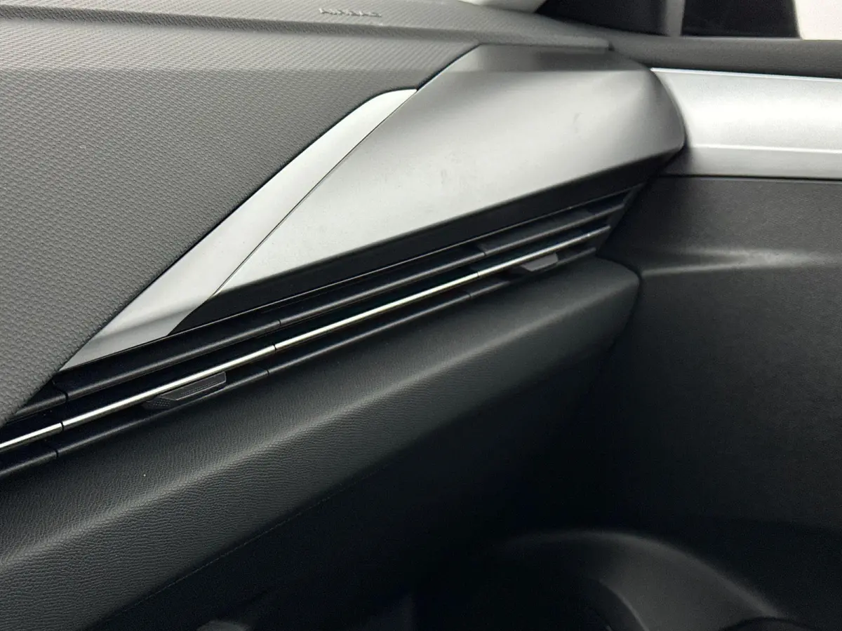 1.2 Edition | DEMONSTRATIEMODEL | Camera | Sensoren | Apple Carplay/Android Auto | keyless start |