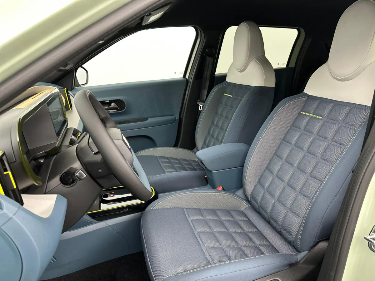 La Prima 7.4 kW 44 kWh | DEMONSTRATIEMODEL | Applecarplay&Androidauto| Stoel&Stuurverwarming | Camera | 8 JAAR GARANTIE!
