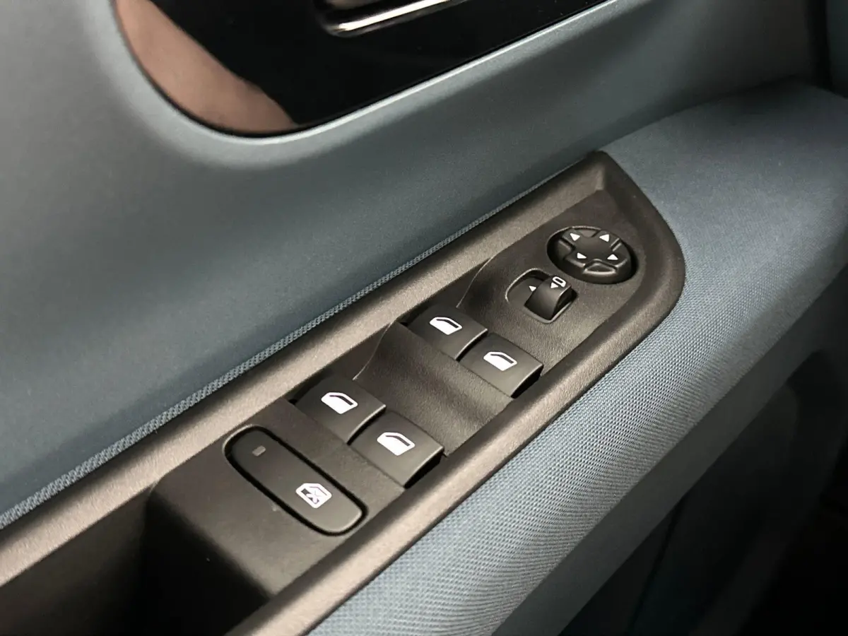La Prima 7.4 kW 44 kWh | DEMONSTRATIEMODEL | Applecarplay&Androidauto| Stoel&Stuurverwarming | Camera | 8 JAAR GARANTIE!