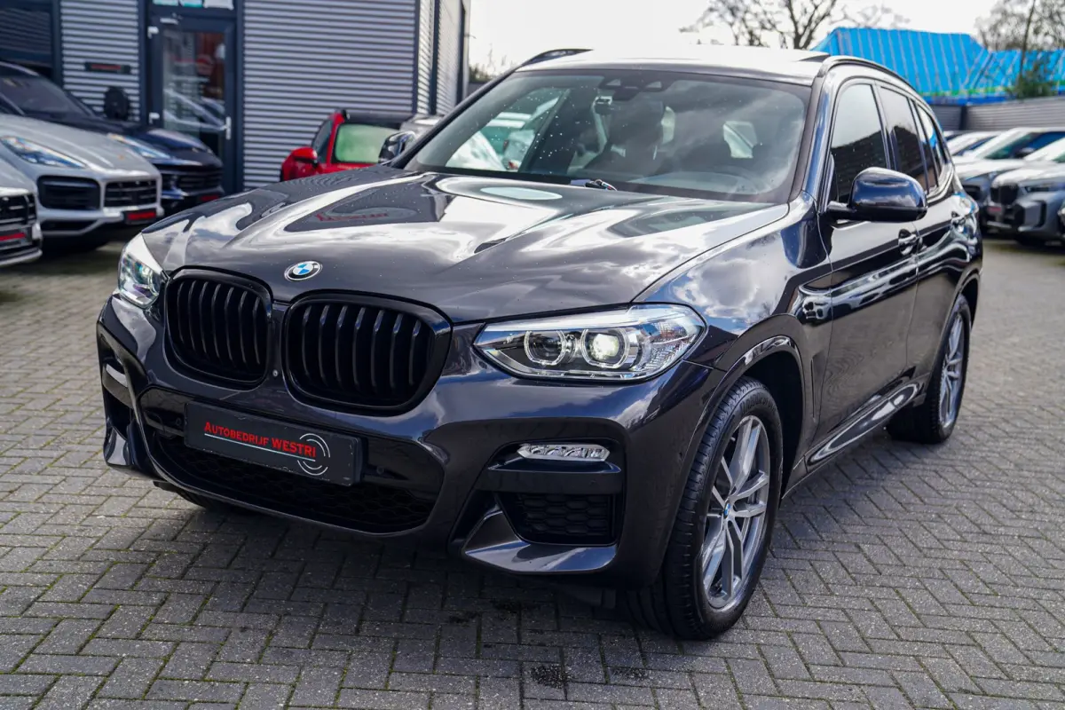 XDrive20i High Executive | M-pakket | BTW incl. | Panorama | Trekhaak | Harman Kardon | Facelift | 360cam | Stoelverwarming