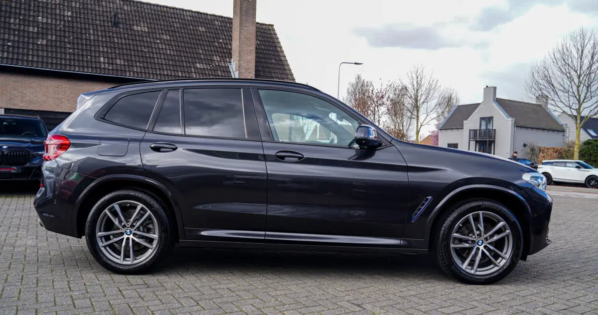 XDrive20i High Executive | M-pakket | BTW incl. | Panorama | Trekhaak | Harman Kardon | Facelift | 360cam | Stoelverwarming