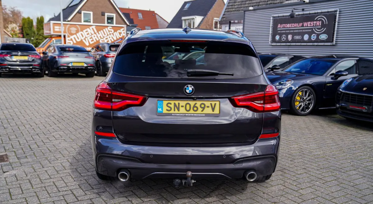 XDrive20i High Executive | M-pakket | BTW incl. | Panorama | Trekhaak | Harman Kardon | Facelift | 360cam | Stoelverwarming