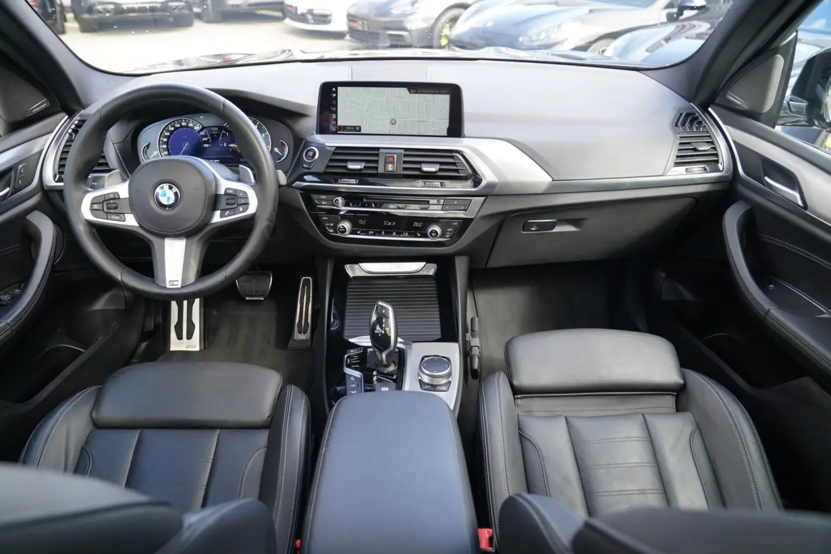 XDrive20i High Executive | M-pakket | BTW incl. | Panorama | Trekhaak | Harman Kardon | Facelift | 360cam | Stoelverwarming