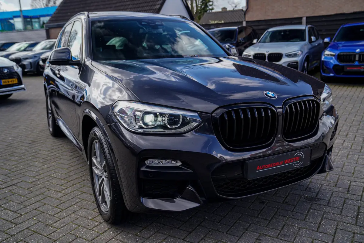 XDrive20i High Executive | M-pakket | BTW incl. | Panorama | Trekhaak | Harman Kardon | Facelift | 360cam | Stoelverwarming