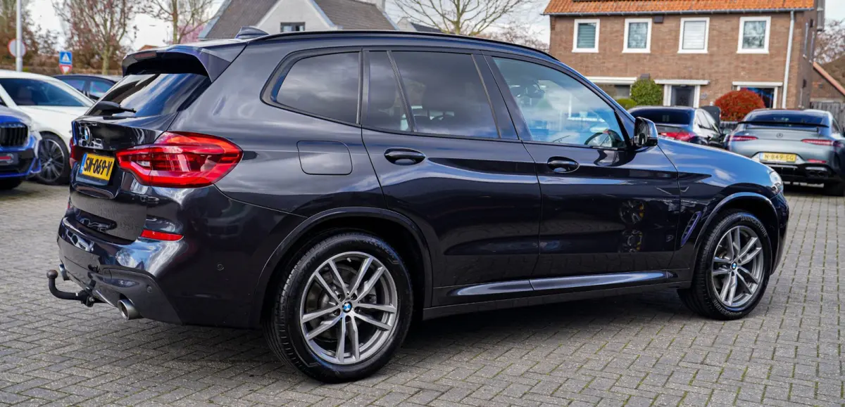 XDrive20i High Executive | M-pakket | BTW incl. | Panorama | Trekhaak | Harman Kardon | Facelift | 360cam | Stoelverwarming