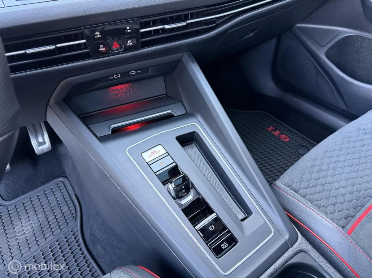 8 2.0 TSI GTI DSG Clubsport 300 PK Navi Pano