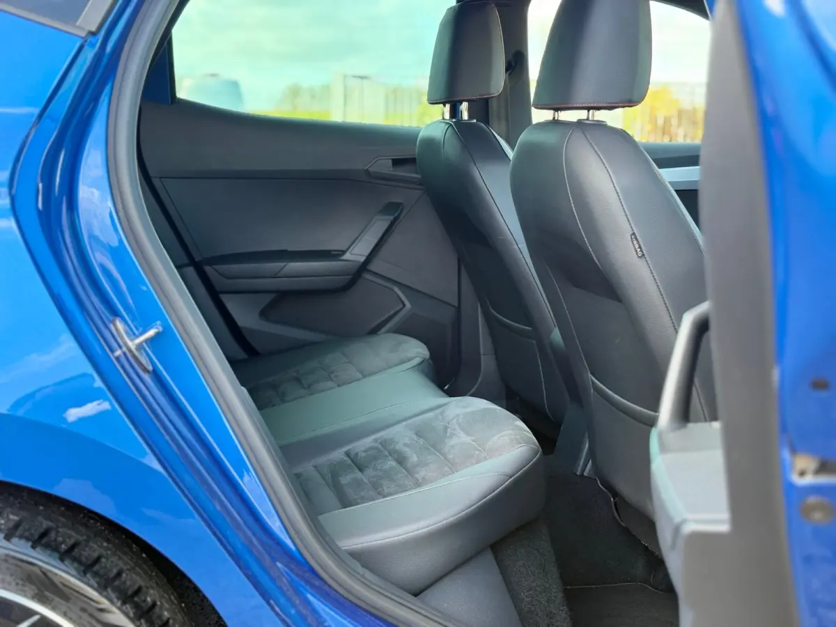1.0 EcoTSI FR Business Intense - Saphire Blue - Carplay/Camera/Virtual