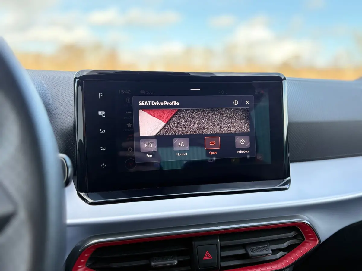 1.0 EcoTSI FR Business Intense - Saphire Blue - Carplay/Camera/Virtual