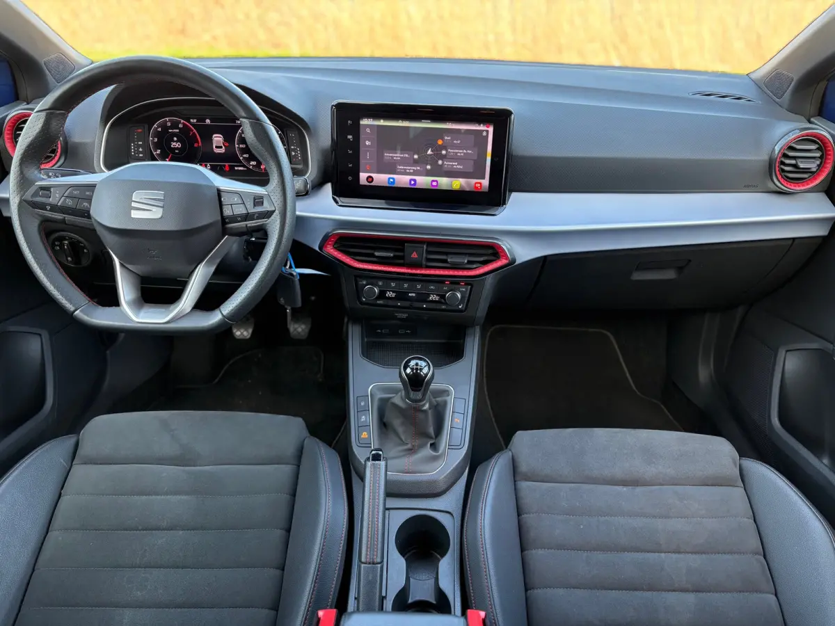 1.0 EcoTSI FR Business Intense - Saphire Blue - Carplay/Camera/Virtual