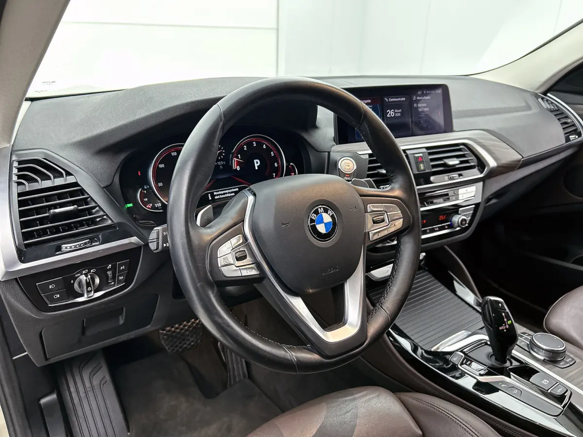 XDrive20i High Executive (Dealer Onderh, Navi, Head-up, Parkeersensoren V+A,, StoelV, Climate Control, Cruise Control, Etc)
