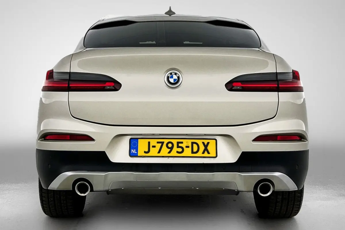 XDrive20i High Executive (Dealer Onderh, Navi, Head-up, Parkeersensoren V+A,, StoelV, Climate Control, Cruise Control, Etc)