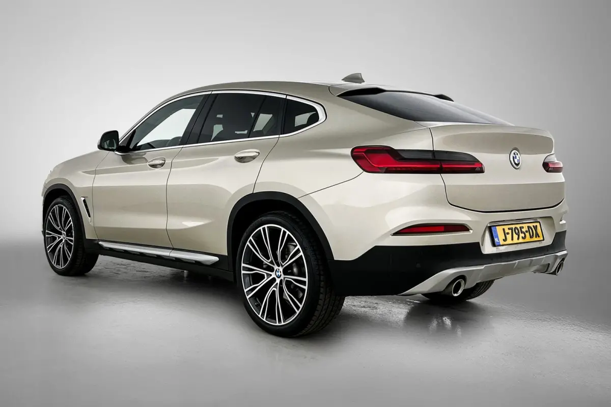 XDrive20i High Executive (Dealer Onderh, Navi, Head-up, Parkeersensoren V+A,, StoelV, Climate Control, Cruise Control, Etc)