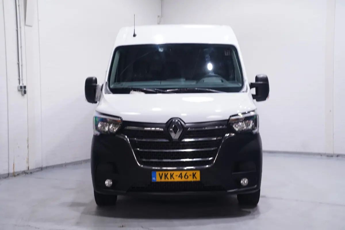 2.3 dCi 150 pk L3H2 Navi, Camera Dode Hoek Assist, Opstap achter, PDC V+A, 3-Zits
