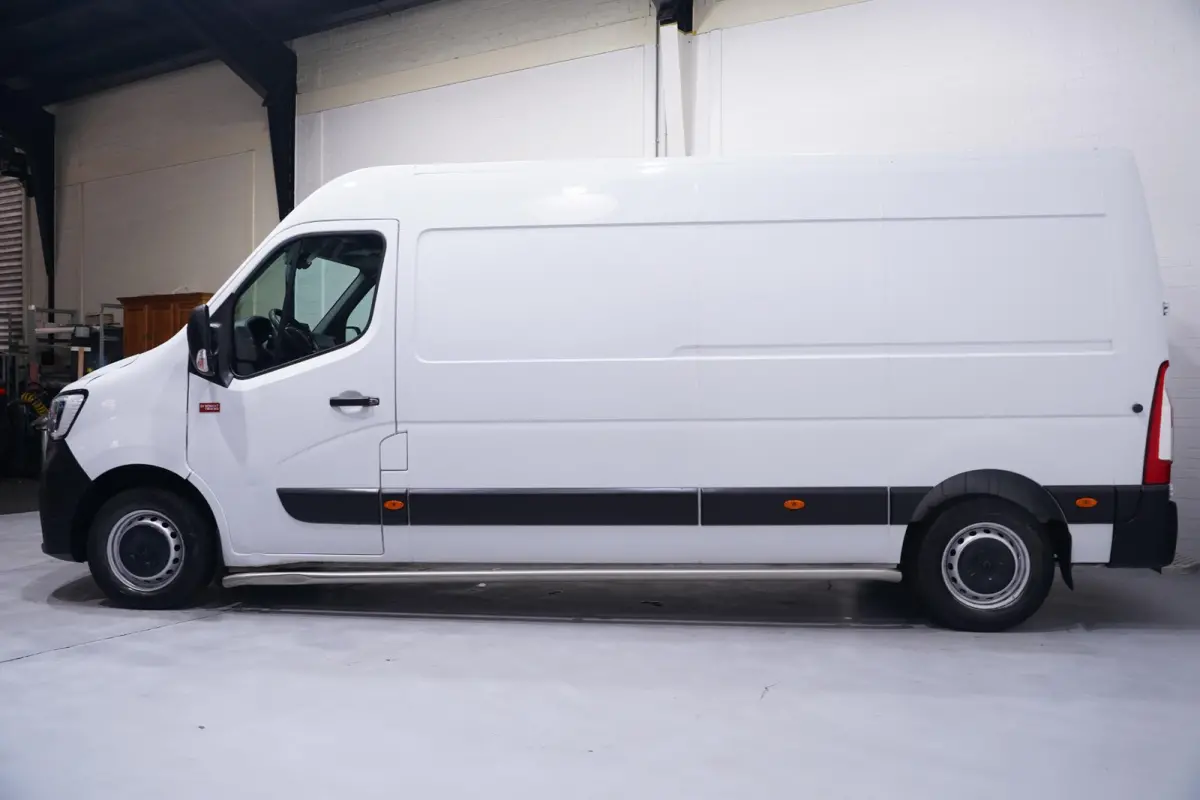 2.3 dCi 150 pk L3H2 Navi, Camera Dode Hoek Assist, Opstap achter, PDC V+A, 3-Zits