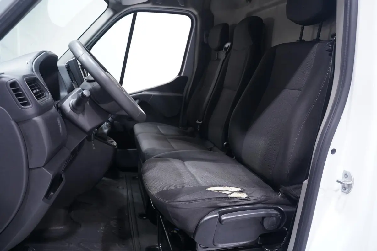 2.3 dCi 150 pk L3H2 Navi, Camera Dode Hoek Assist, Opstap achter, PDC V+A, 3-Zits
