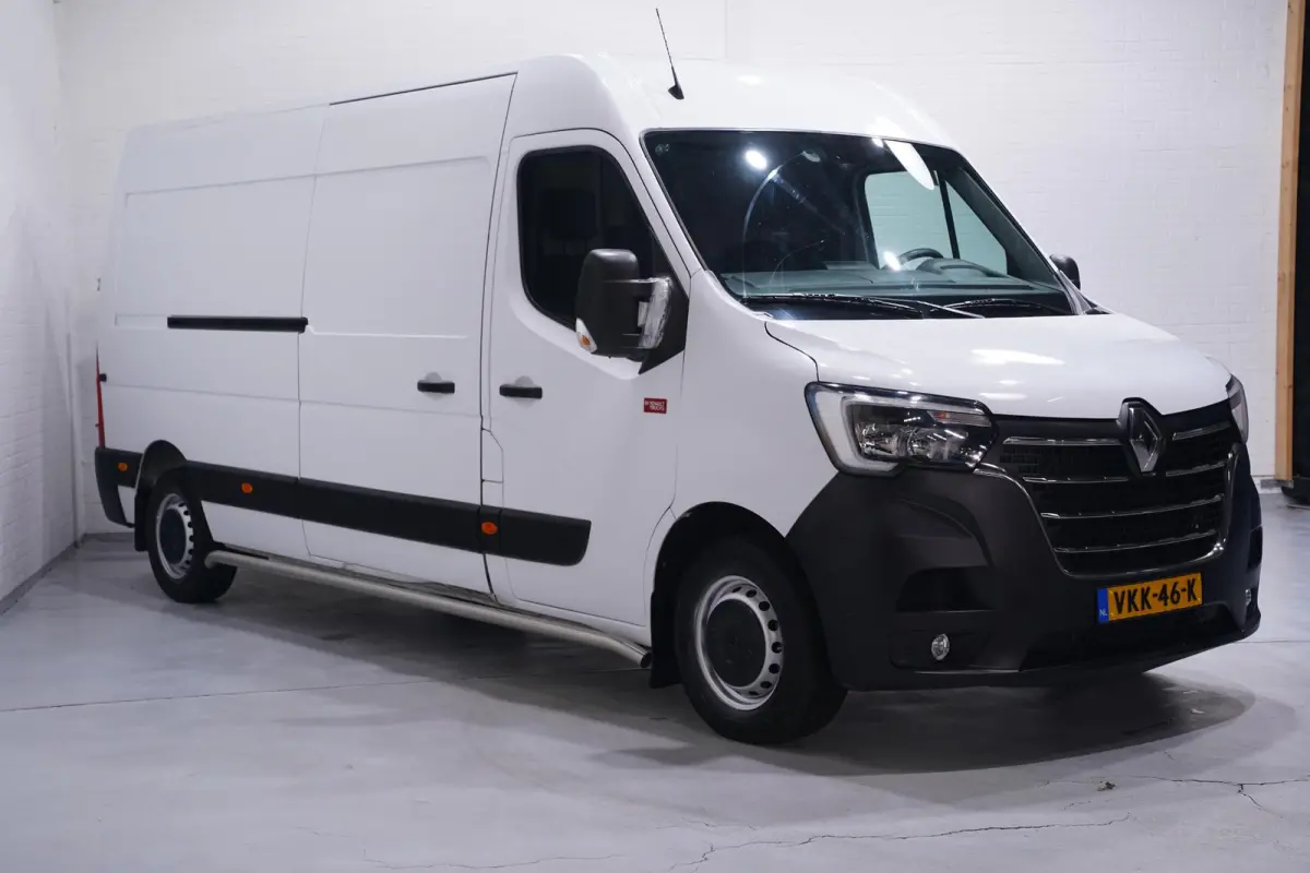 2.3 dCi 150 pk L3H2 Navi, Camera Dode Hoek Assist, Opstap achter, PDC V+A, 3-Zits