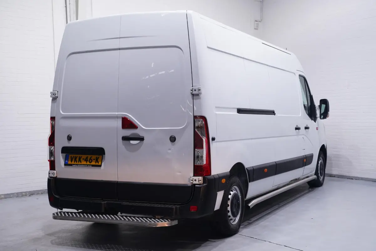 2.3 dCi 150 pk L3H2 Navi, Camera Dode Hoek Assist, Opstap achter, PDC V+A, 3-Zits