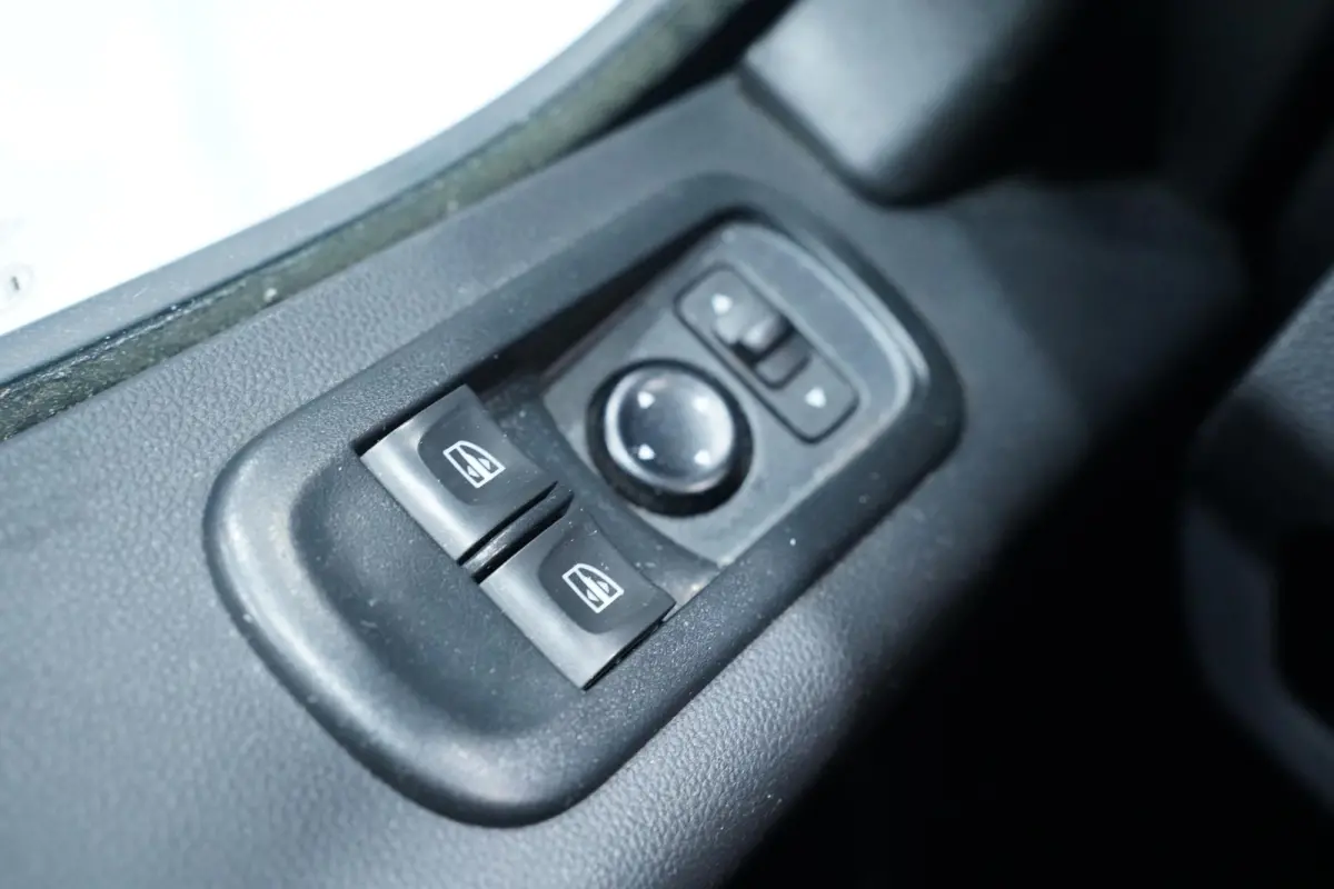 2.3 dCi 150 pk L3H2 Navi, Camera Dode Hoek Assist, Opstap achter, PDC V+A, 3-Zits