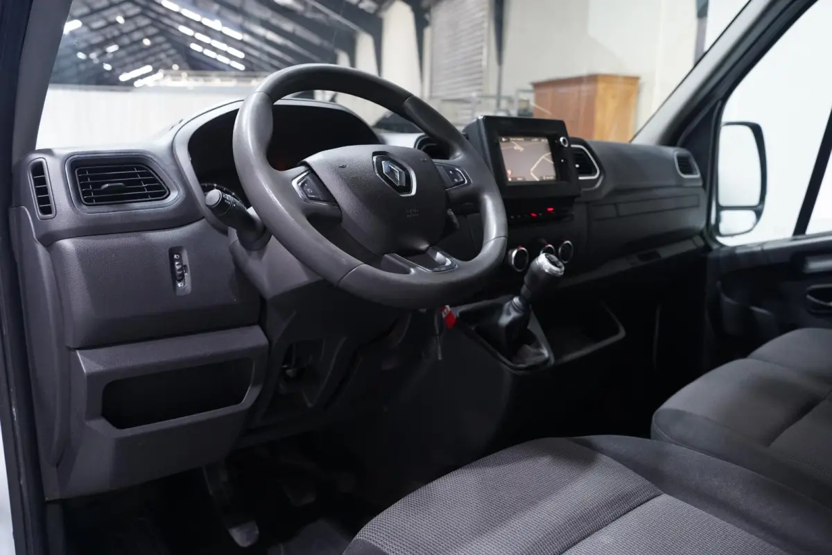 2.3 dCi 150 pk L3H2 Navi, Camera Dode Hoek Assist, Opstap achter, PDC V+A, 3-Zits