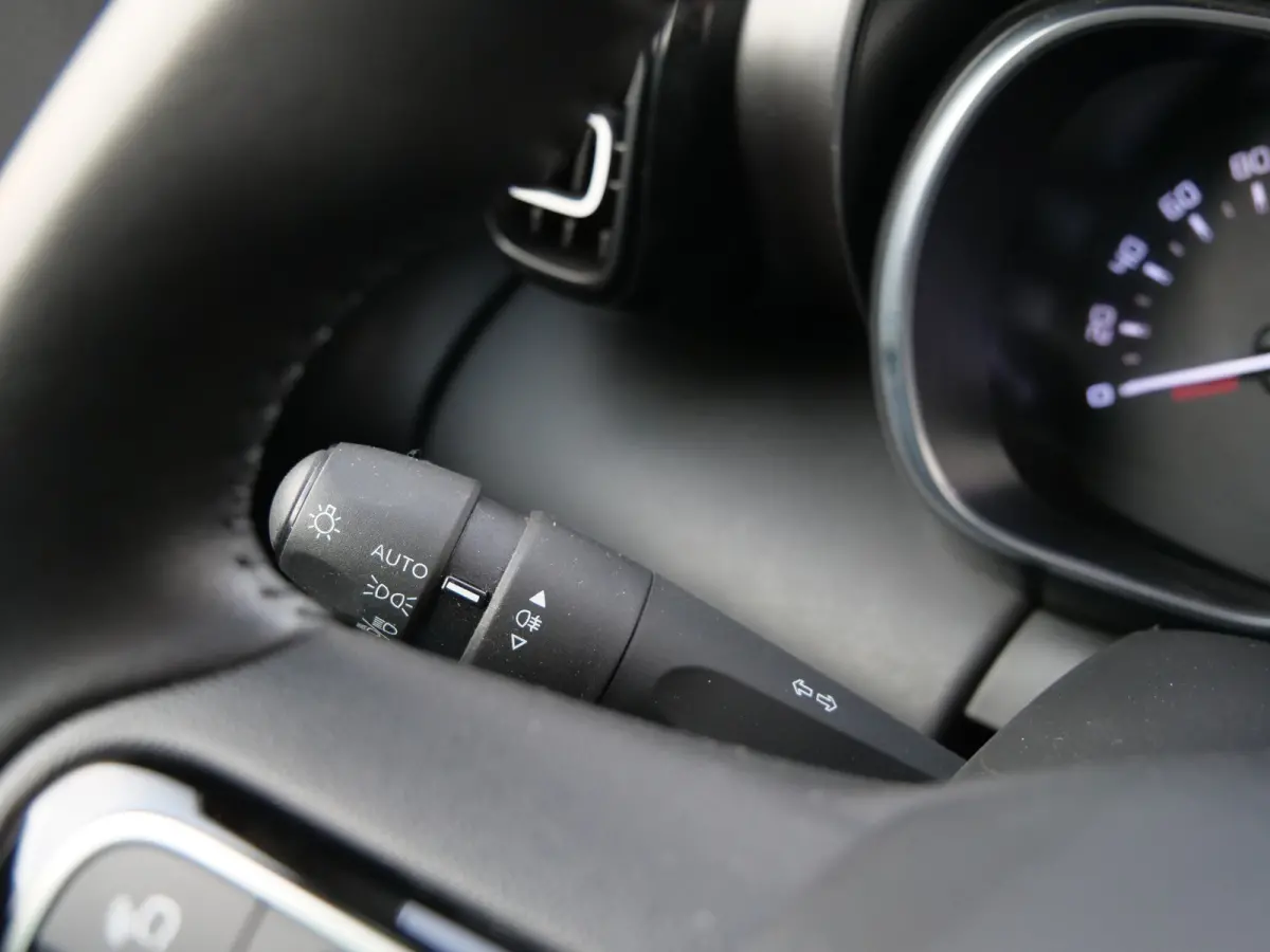 1.2 PureTech Plus 110 Pk Navigatie / DAB / Apple Carplay / PDC