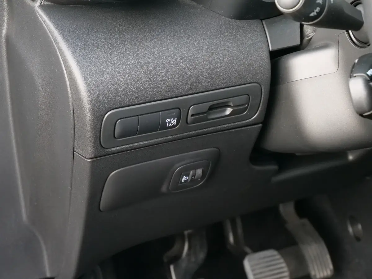 1.2 PureTech Plus 110 Pk Navigatie / DAB / Apple Carplay / PDC