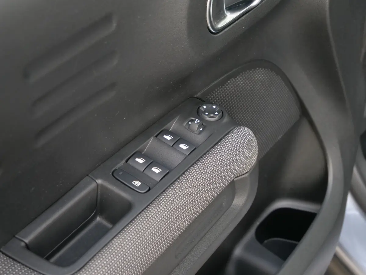 1.2 PureTech Plus 110 Pk Navigatie / DAB / Apple Carplay / PDC