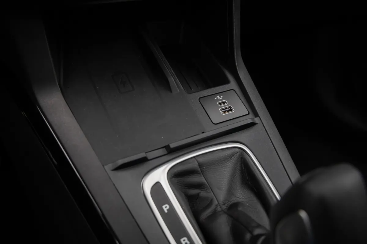 1.0 EcoBoost Sound Edition | Matrix LED | Camera | Adaptrive Cruise | BLIS | Winter Pack