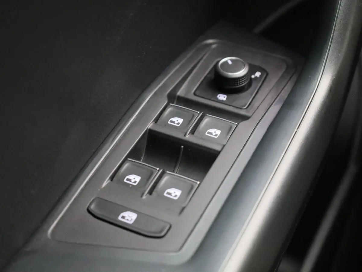 2.0 TSI 4Motion Sport 190 PK| Origineel Nederlands | 1e Eigenaar | Dealeronderhouden | Navigatie | Stoelverwarming | Achteruitrijcamera | Parkeersensoren | Digitale Cockpit Pro | Climatronic