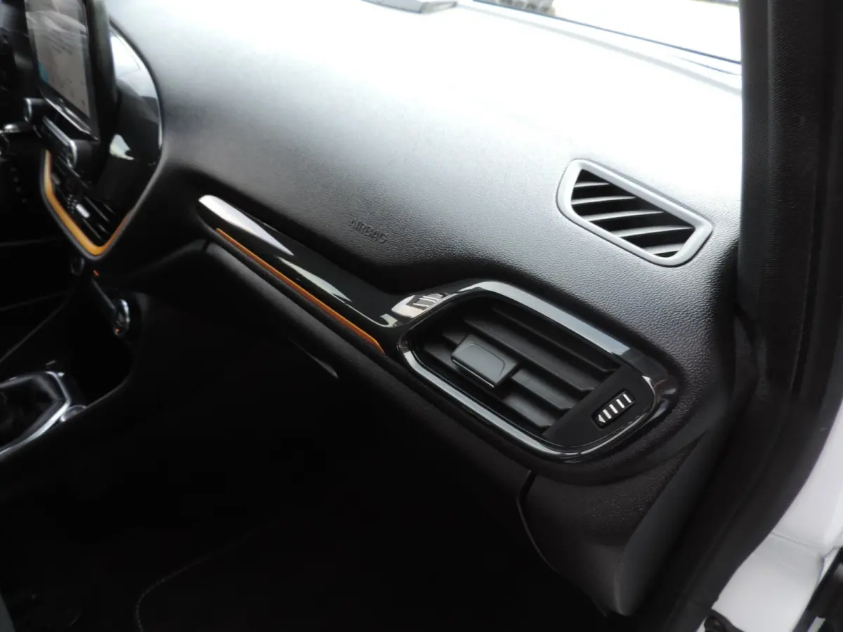 1.0-T Active 59.000km | 1e Eig | NL-auto | Voorruitverw | 17'' | CarPlay | Adapt.cruise | B&O | PDC | Navi | ECC