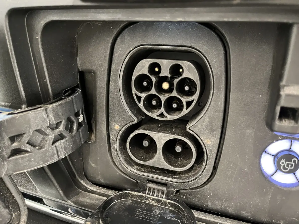 390 (3500 kg) L2H2 Trend 68 kWh / 100% Elektrisch !! / Airco / Cruise Control / CarPlay / Camera / Navigatie / 3-Zits / 13.850 KM !!