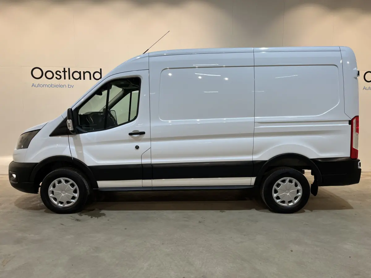 390 (3500 kg) L2H2 Trend 68 kWh / 100% Elektrisch !! / Airco / Cruise Control / CarPlay / Camera / Navigatie / 3-Zits / 13.850 KM !!