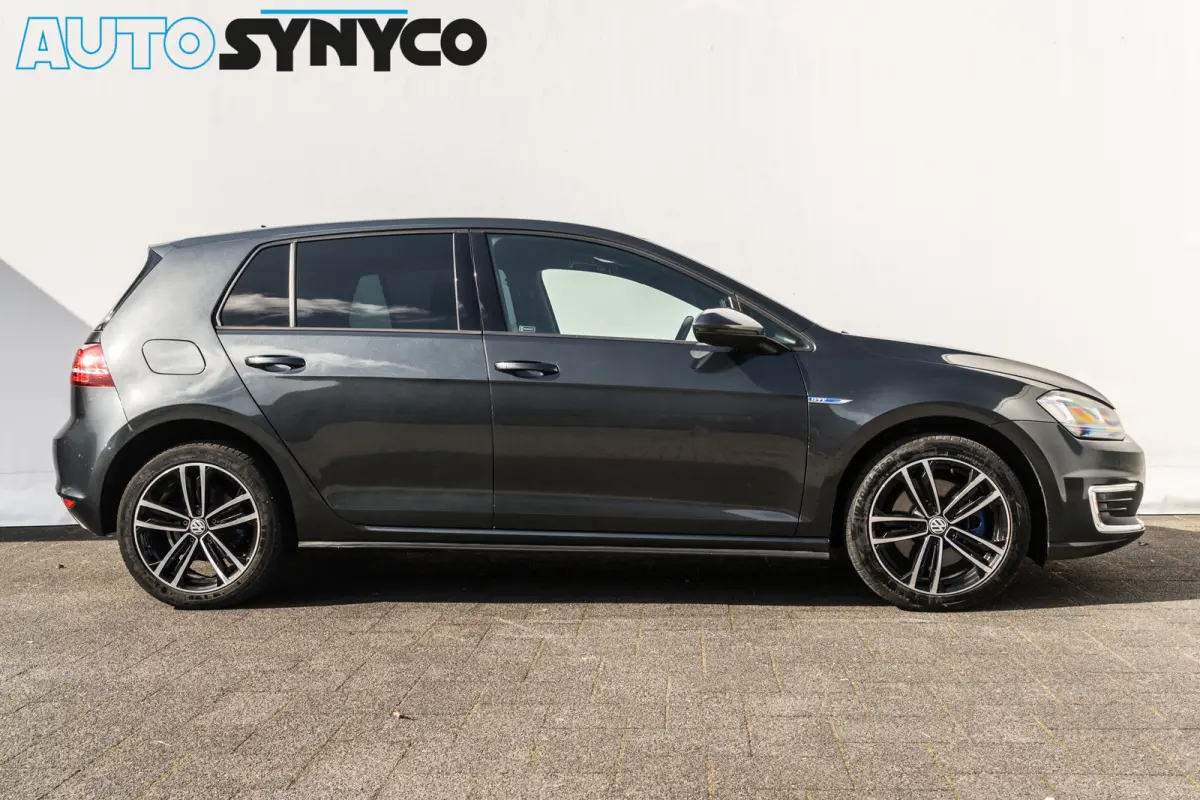 1.4 TSi GTE Connected Series | LED | 17 inch | Sportstoelen | Getint Glas