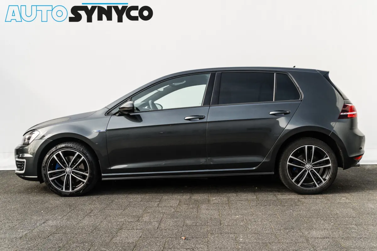 1.4 TSi GTE Connected Series | LED | 17 inch | Sportstoelen | Getint Glas