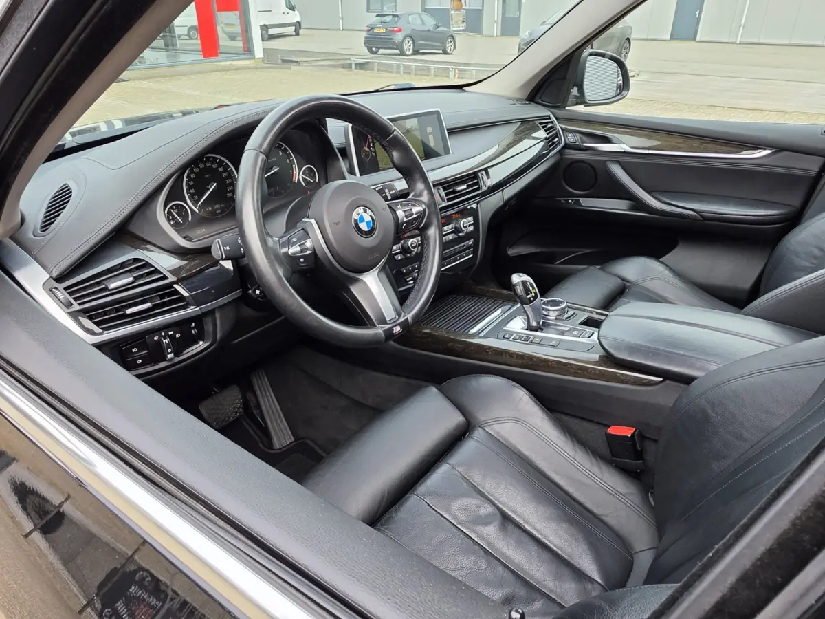 XDrive35i High Executive M-Sport Headup Pano Camera