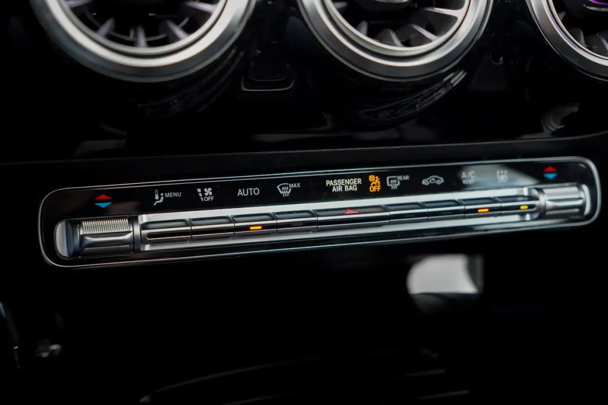 250e AMG Line / Pano / Sfeerverlichting / SOH 96,1 / Stoelverwarming+Ventilatie / Leder / HUD