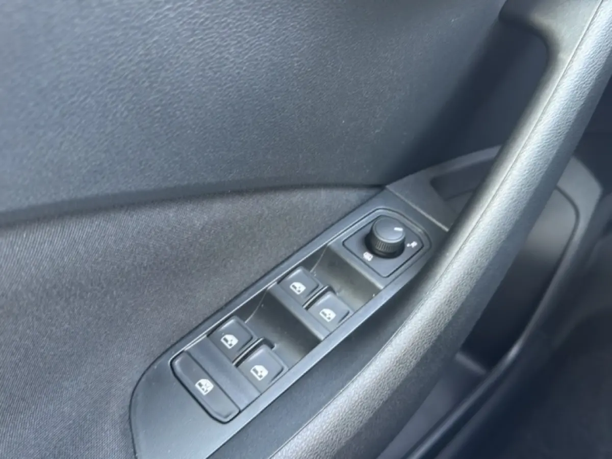 1.0 TSI SELECTION TREKHAAK/CRUISE/STOELVERW/CARPLAY