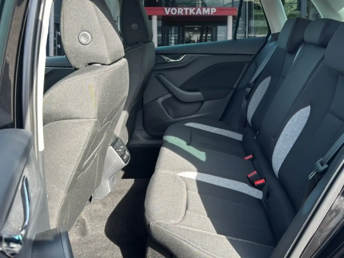 1.0 TSI SELECTION TREKHAAK/CRUISE/STOELVERW/CARPLAY