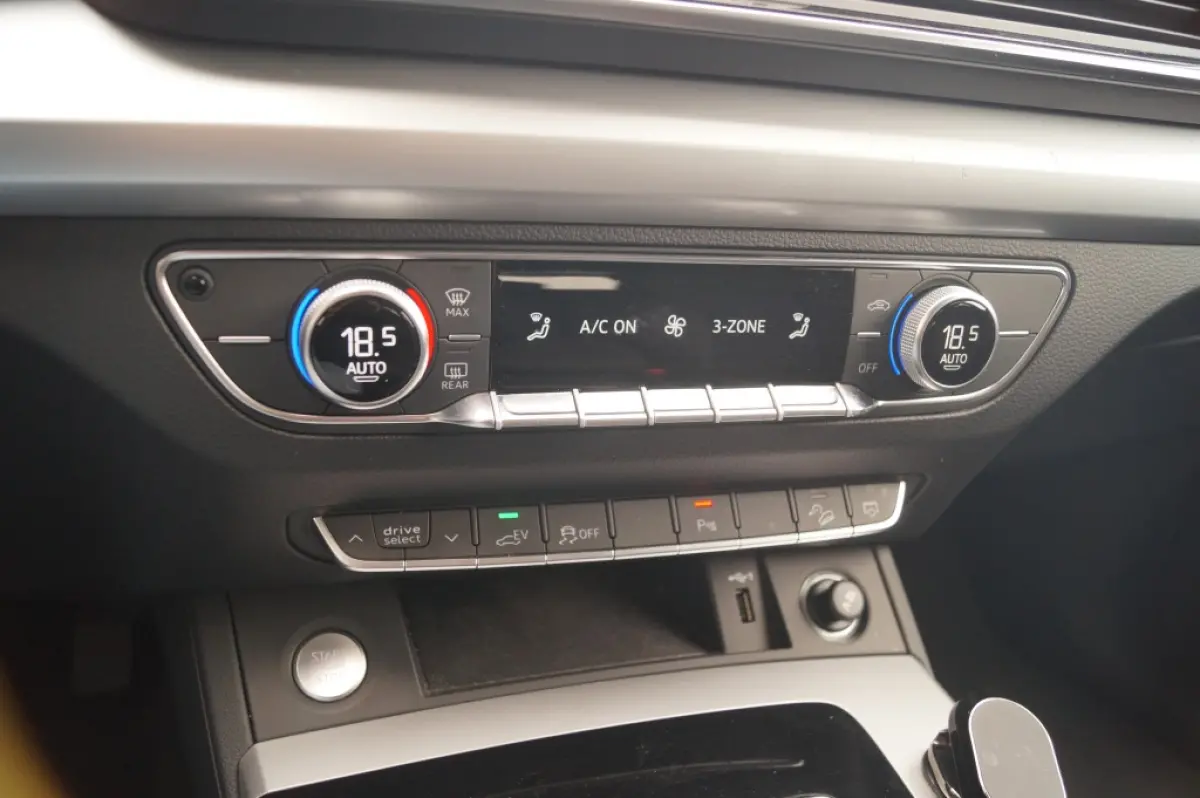50 TFSIe PHEV Advanced Edition -NAVI-TREKHAAK-ECC-