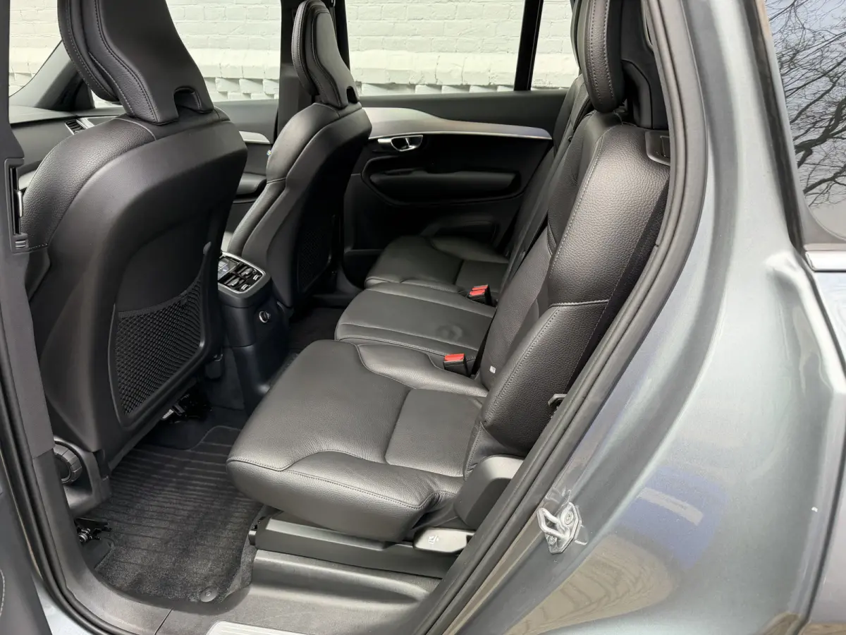 2.0 T8 Twin Engine AWD Momentum 7P Panorama dak Trekhaak