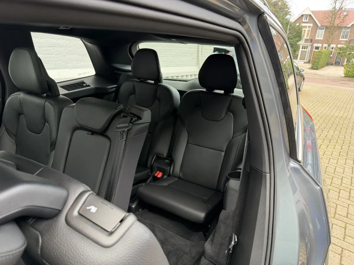 2.0 T8 Twin Engine AWD Momentum 7P Panorama dak Trekhaak